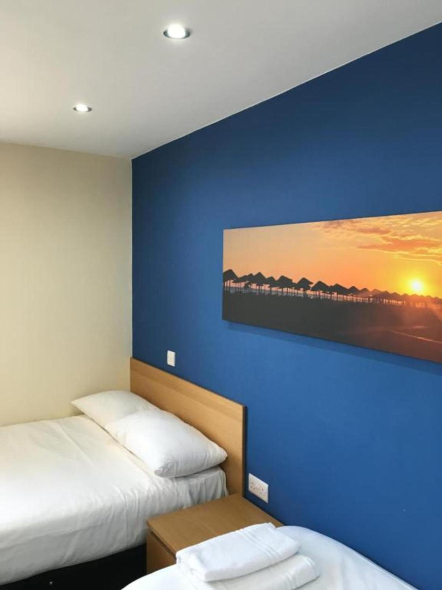 בלקפול Oyo Wave Crest Hotel מראה חיצוני תמונה