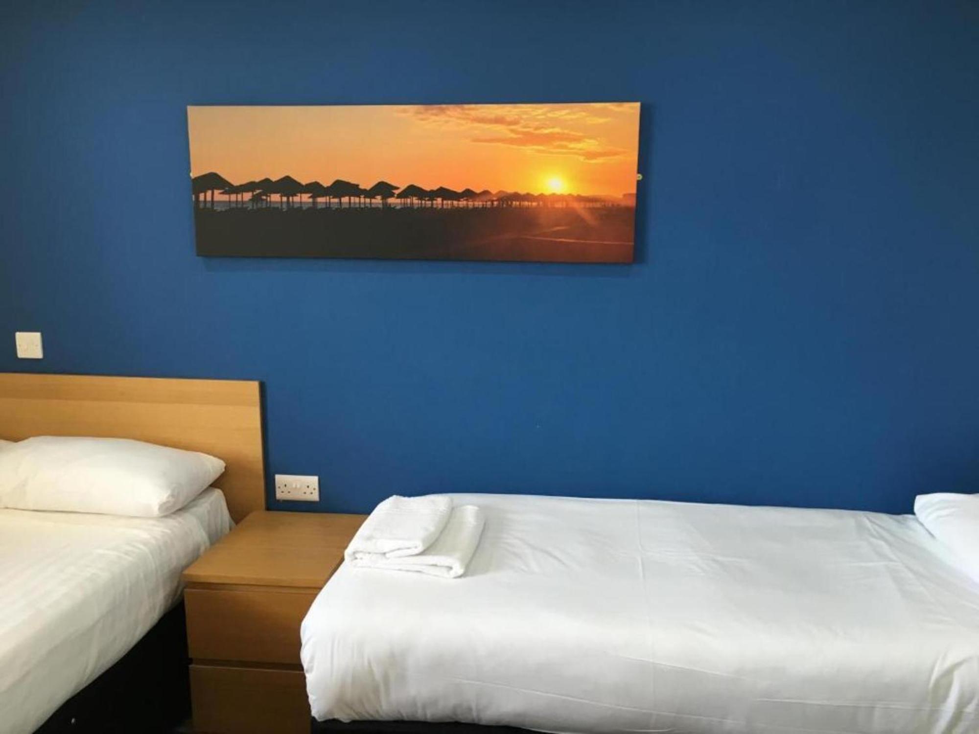 בלקפול Oyo Wave Crest Hotel מראה חיצוני תמונה