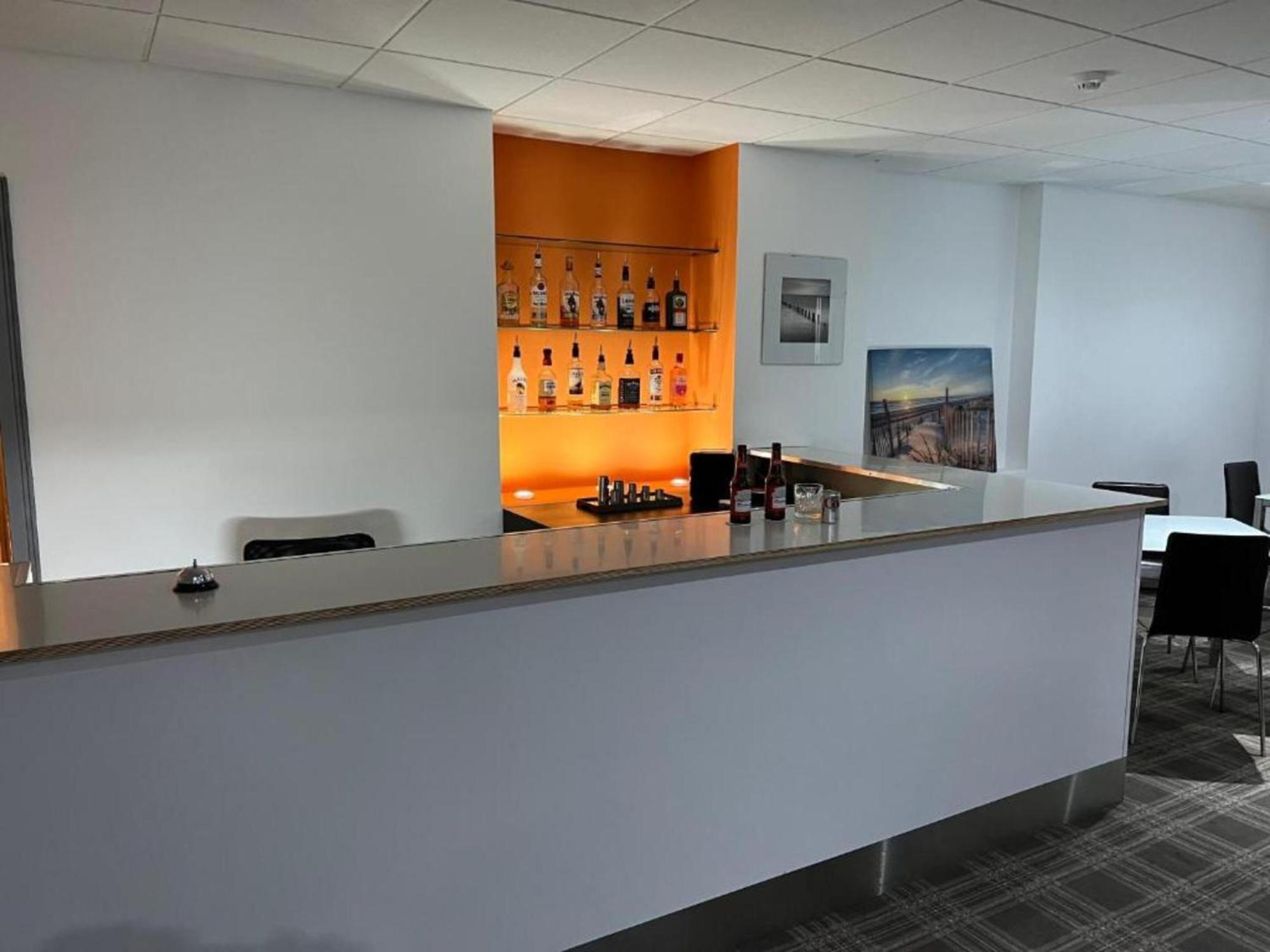 בלקפול Oyo Wave Crest Hotel מראה חיצוני תמונה