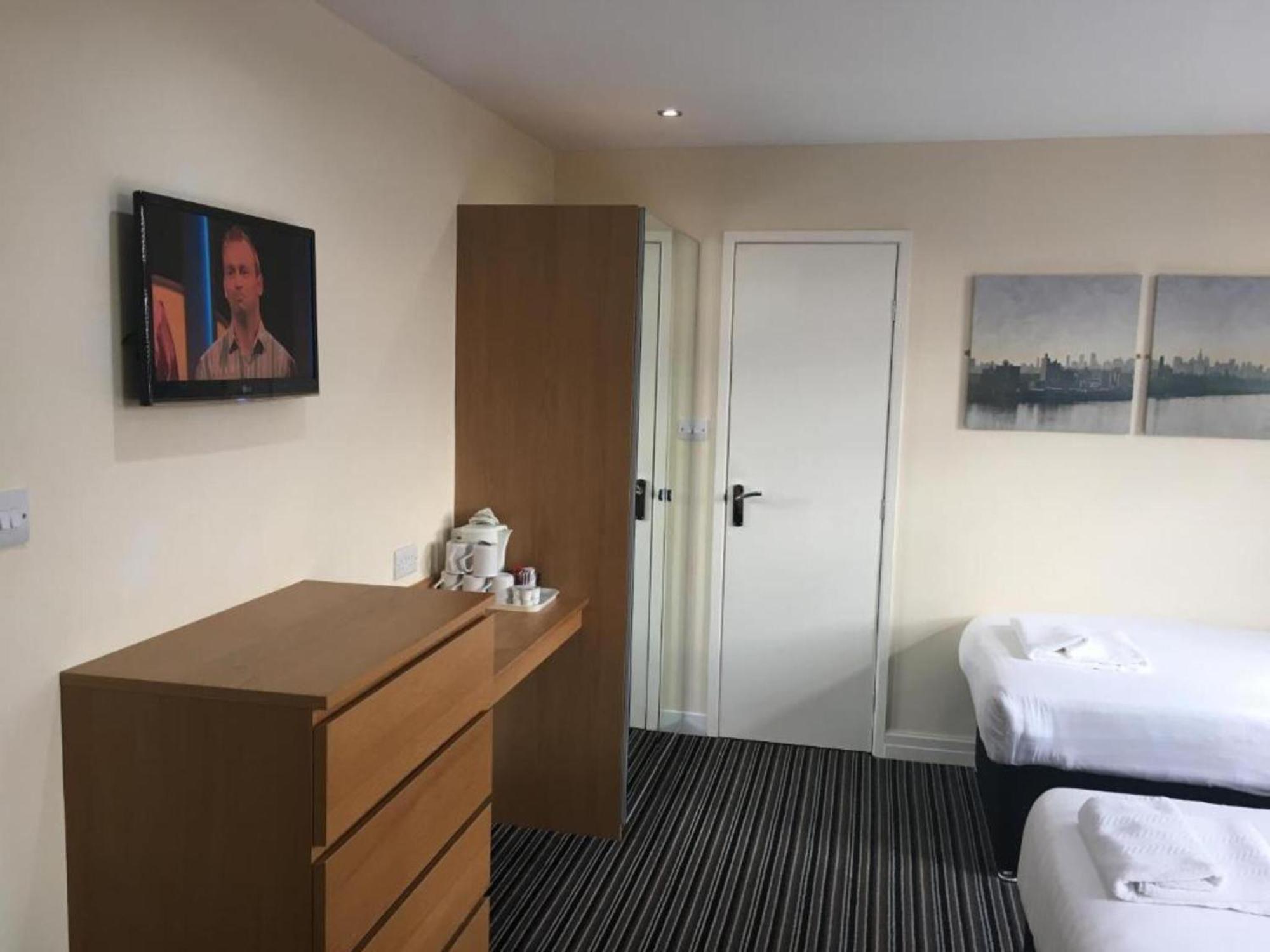 בלקפול Oyo Wave Crest Hotel מראה חיצוני תמונה