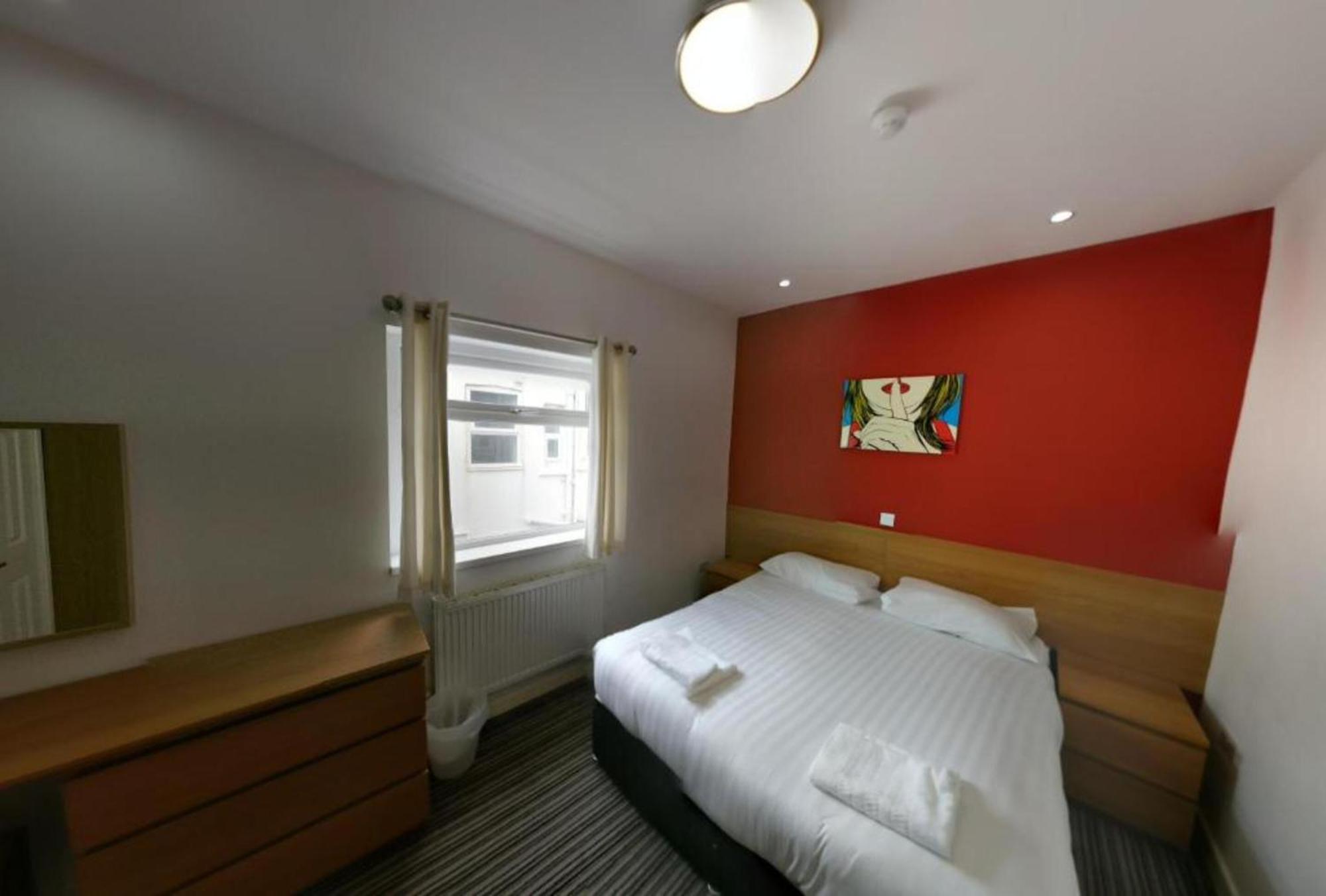 בלקפול Oyo Wave Crest Hotel מראה חיצוני תמונה