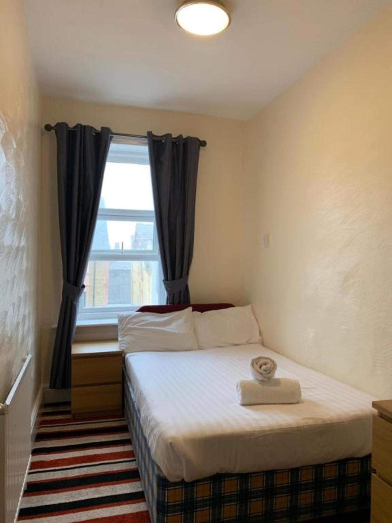 בלקפול Oyo Wave Crest Hotel מראה חיצוני תמונה