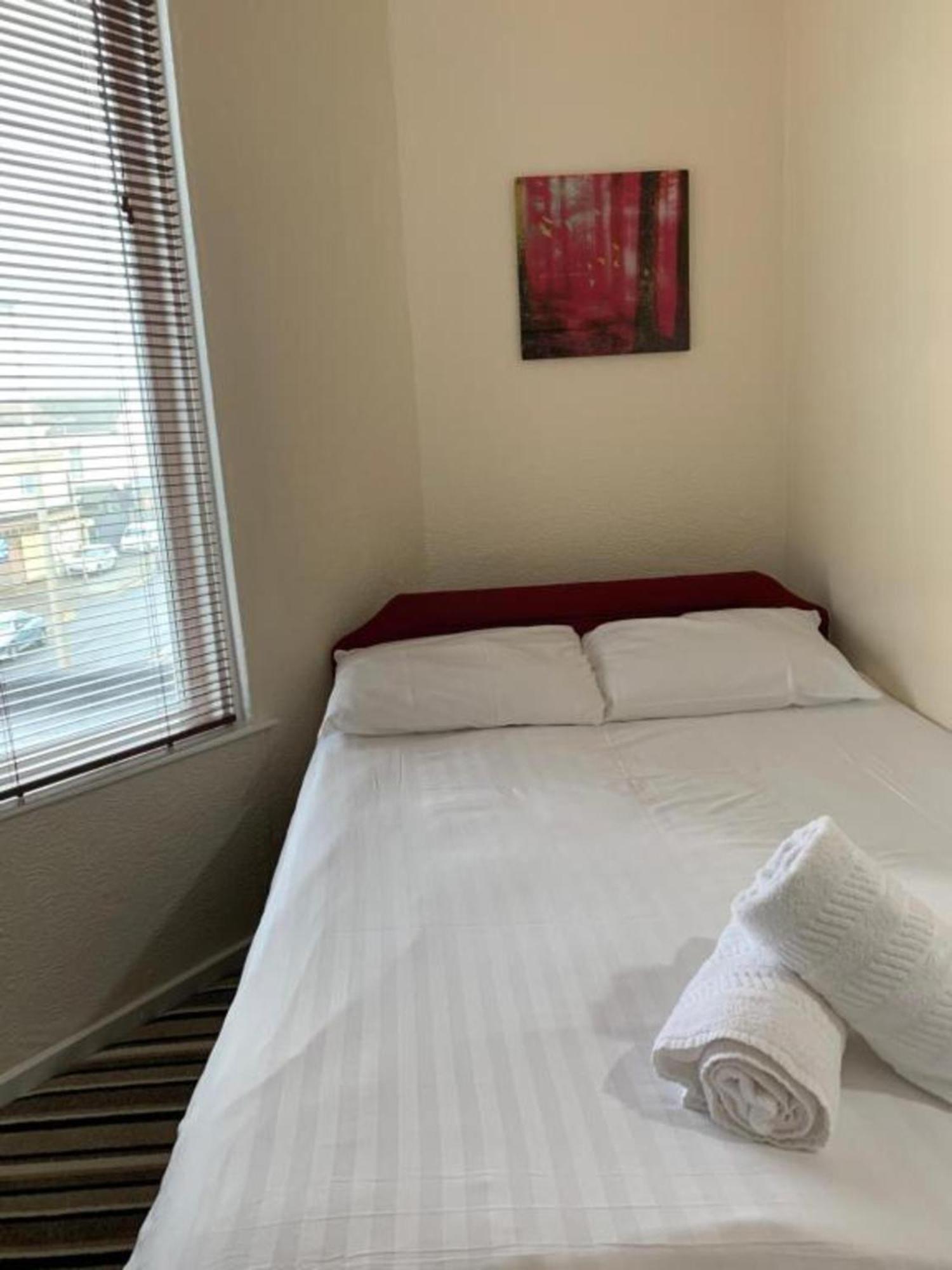 בלקפול Oyo Wave Crest Hotel מראה חיצוני תמונה