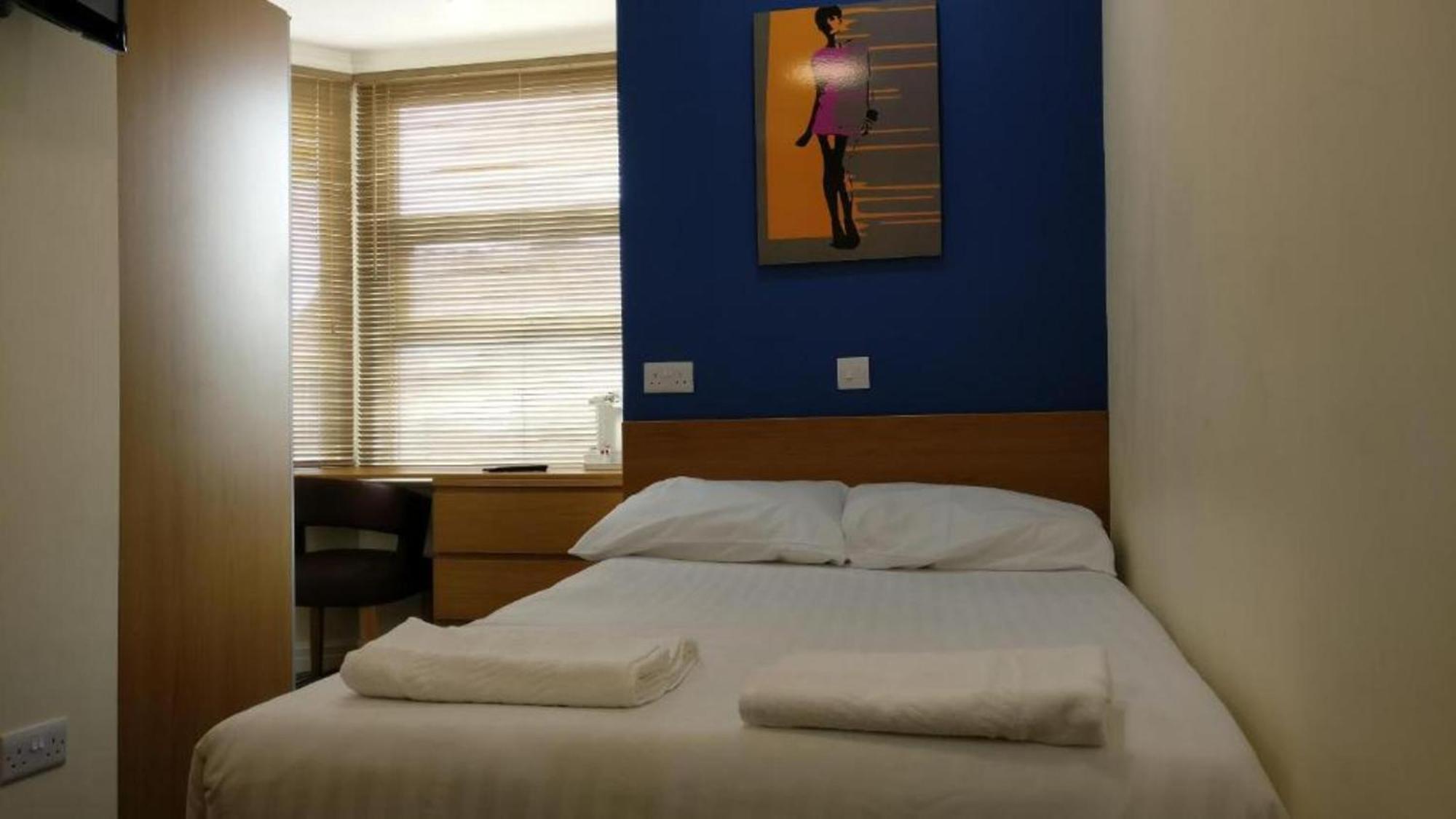 בלקפול Oyo Wave Crest Hotel מראה חיצוני תמונה